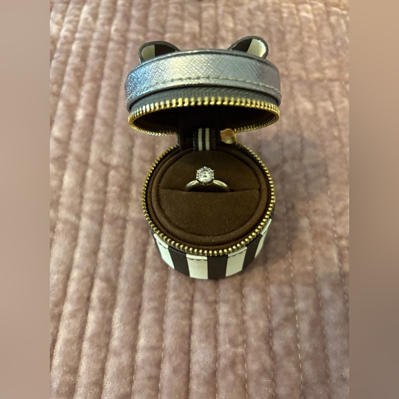 Henri Bendel RARE Striped Ring Box - Picture 8 of 9
